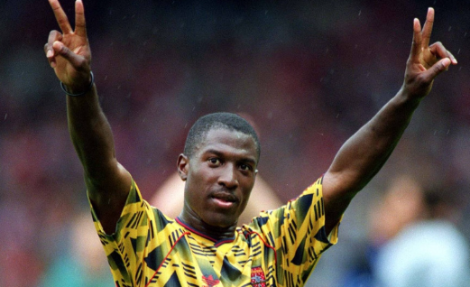 Почина поранешниот фудбалер на Арсенал Кевин Кембел