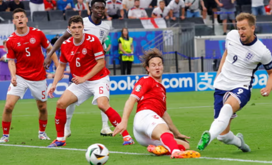 Англија личи на сѐ, само не на фаворит на ЕП: Одиграа нерешено со Данска (ВИДЕО)