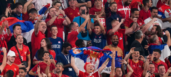 Англиските хулигани се плашат од српските навивачи, биле жестоки