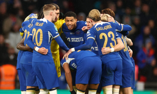 Новиот дрес на Челзи предизвика негативни реакции поради ужасниот дизајн!