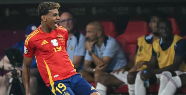 Го имаме голот на турнирот: Неверојатен гол на Јамал! (ВИДЕО)