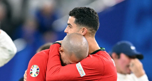 Откриено е што разговарале Роналдо и Пепе откако Португалија загуби! (ВИДЕО)