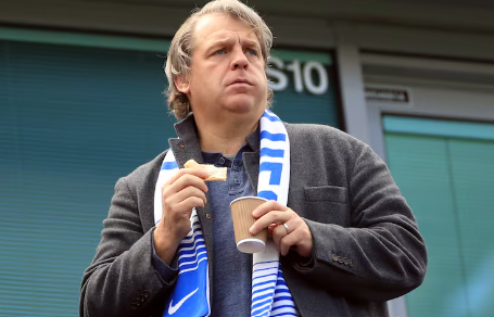 Не го може тоа секој: Газдата на Челси си продава хотели сам на себе за да не биде казнет!