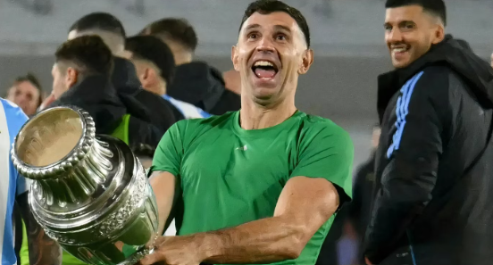 ФИФА го суспендираше Емилијано Мартинез