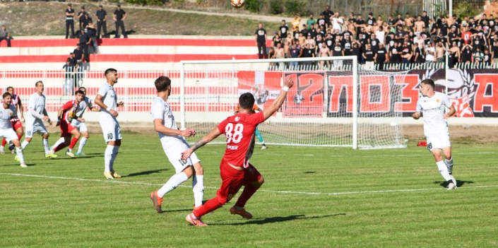 ГФК Тиквеш со соопштение до ФФМ по инцидентот: Судијата Петрески има пријатели во Вардар!