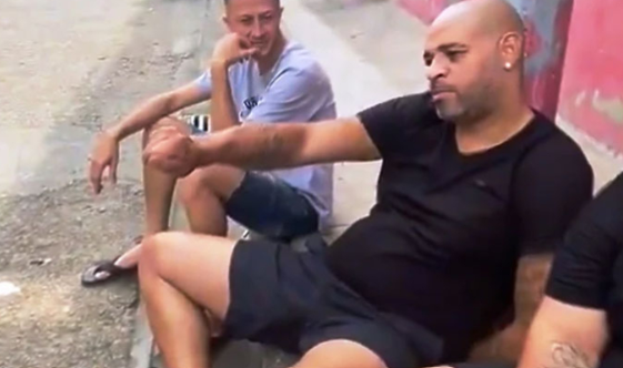 Легендарниот Адријано „мртов“ пијан се влече по улиците (ВИДЕО)