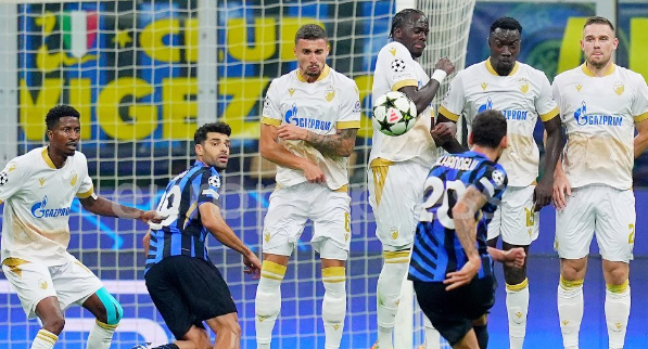 Удар кој не го бранат ниту двајца голмани: Страшен гол на Чалханоглу! (ВИДЕО)