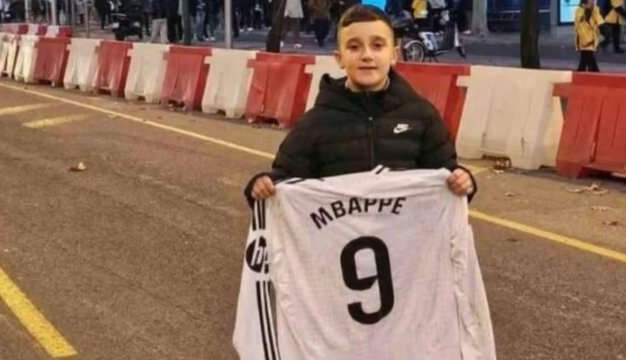 Момче од Македонија го доби дресот на Мбапе по дуелот со Лас Палмас (ФОТО)