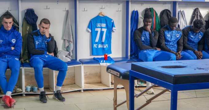 Шкупи го повлече бројот 77 во чест на починатиот Андреј Лазаров