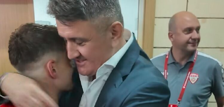 Еве како се прославуваше во соблекувалната, присутни беа Омерагиќ и Пандев (ВИДЕО)