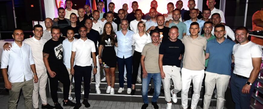 Историски чекор за македонскиот фудбал: Доделени сертификатите за првата генерација ВАР-судии